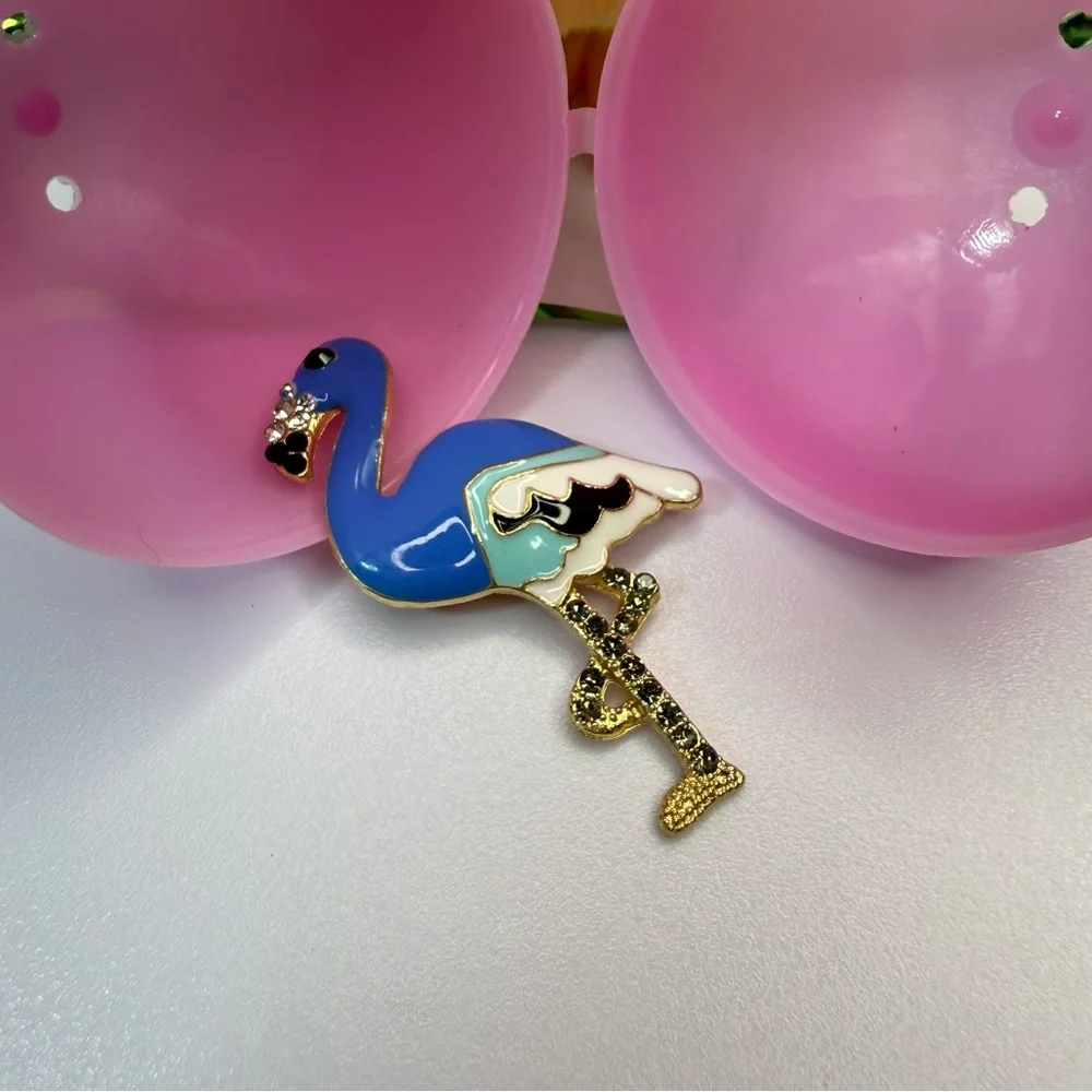 🐇🐣🌷Blue, Aqua and White Enamel Flamingo Brooch on Gold Tone Metal w/Rhinestones